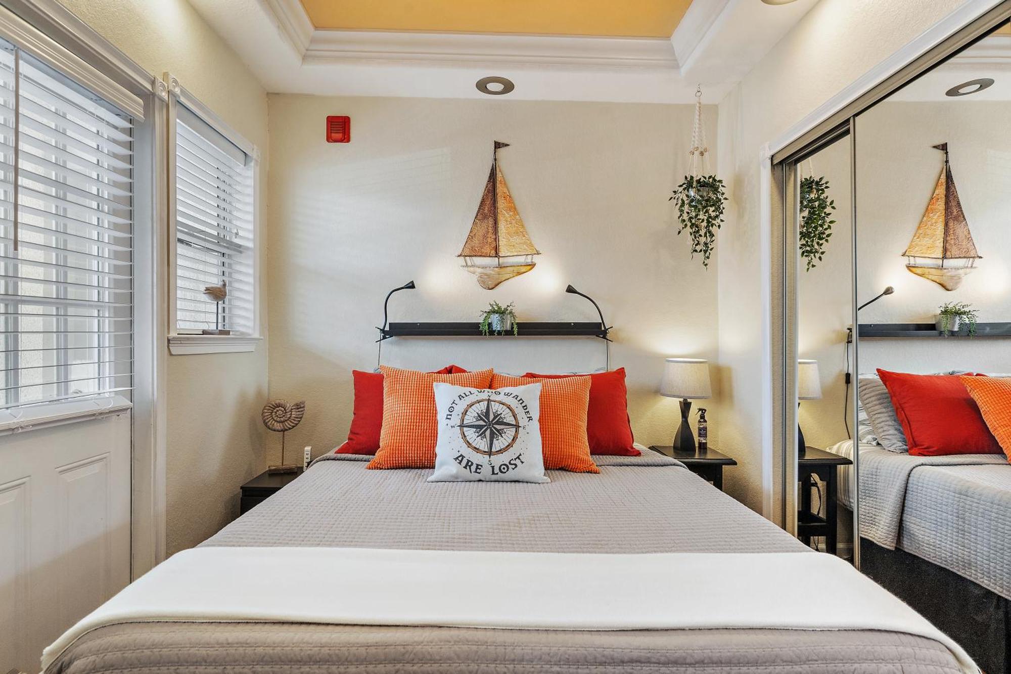 Wine-Dine-Sunshine Cozy Flat In The Heart Of Dtsp Villa Sint-Petersburg Buitenkant foto